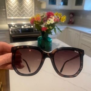 Quay sunglasses Like new condition